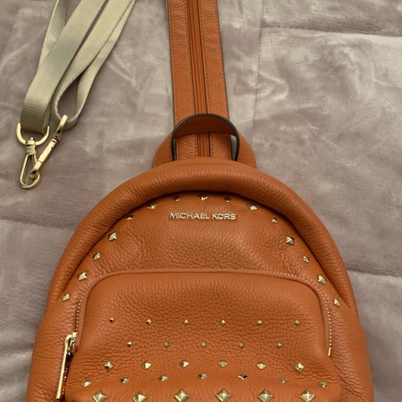 NEW Michael Kors Leather Backpack/Purse - Picture 6 of 6